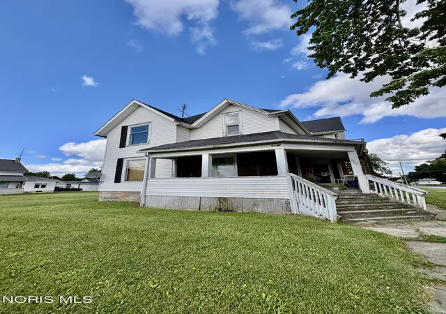 Homes for sale in Edon, OH | 202 N Michigan St, Edon, OH 43518 | MLS# 10009570