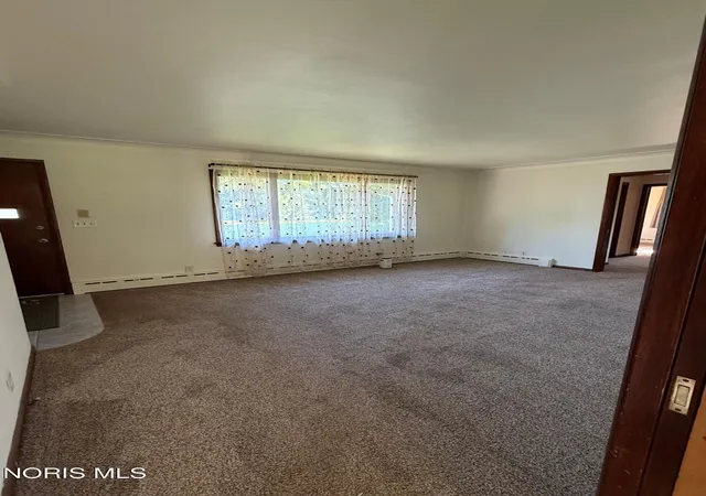Photo 3 of Single family home for sale at 231 W State Line Rd, Toledo, OH 43612 | MLS# 10009642 | Listing updated on 2026-09-06