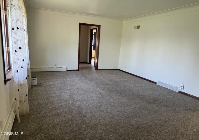 Photo 3 of Single family home for sale at 231 W State Line Rd, Toledo, OH 43612 | MLS# 10009642 | Listing updated on 2026-09-06