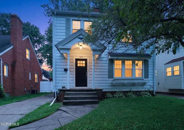Photo 3 of Single family home for sale at 2227 Portsmouth Ave, Toledo, OH 43613 | MLS# 10009581 | Listing updated on 2026-07-06