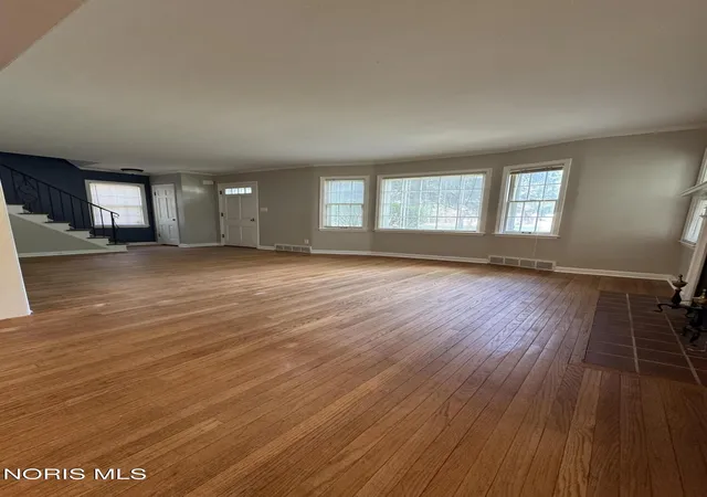 Photo 2 of Single family home for sale at 2811 Kenwood Blvd, Toledo, OH 43606 | MLS# 10009583 | Listing updated on 2026-07-28
