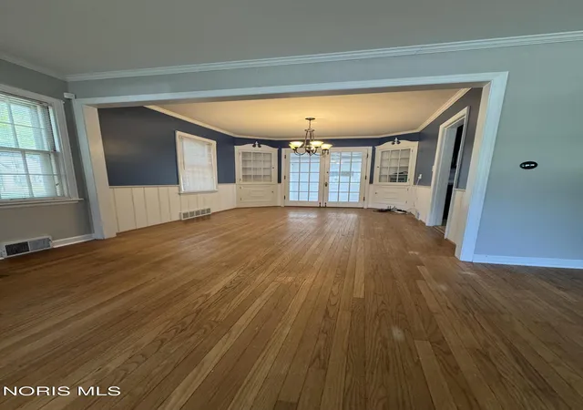 Photo 4 of Single family home for sale at 2811 Kenwood Blvd, Toledo, OH 43606 | MLS# 10009583 | Listing updated on 2026-07-28