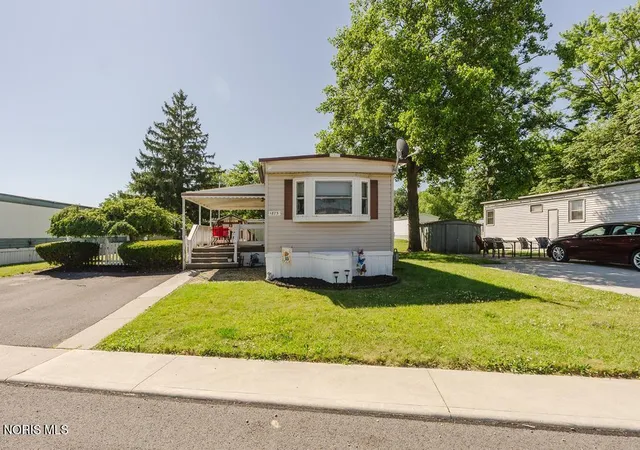 Photo 2 of Manufactured home for sale at 1875 Huntington Dr #L-220, Findlay, OH 45840 | MLS# 10009634 | Listing updated on 2026-07-20