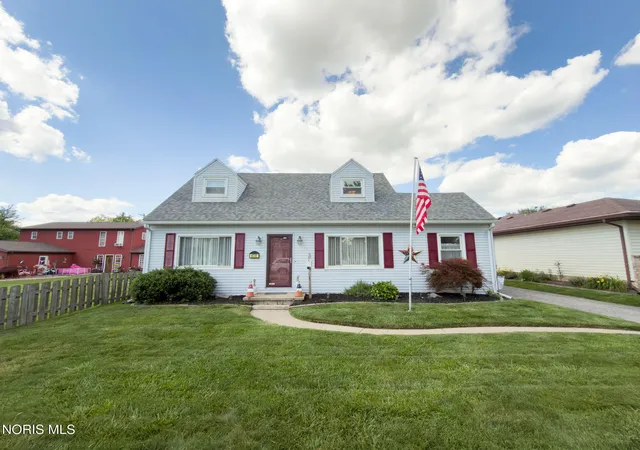 Homes for sale in Northwood, OH | 408 Dillrose Dr, Northwood, OH 43619 | MLS# 10009657