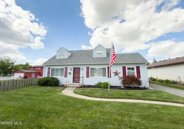 Homes for sale in Northwood, OH | 408 Dillrose Dr, Northwood, OH 43619 | MLS# 10009657
