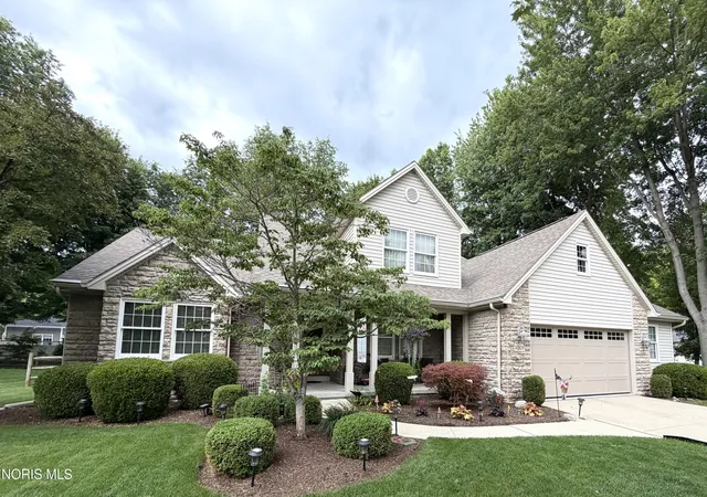 Homes for sale in Holland, OH | 1008 Hialea Ct, Holland, OH 43528 | MLS# 10009730