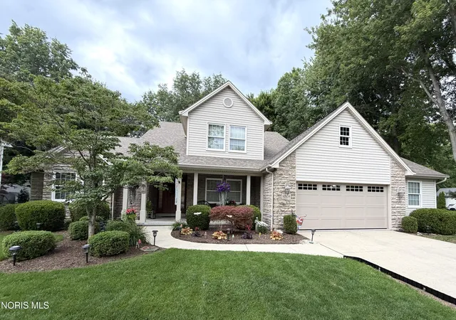 Homes for sale in Holland, OH | 1008 Hialea Ct, Holland, OH 43528 | MLS# 10009730