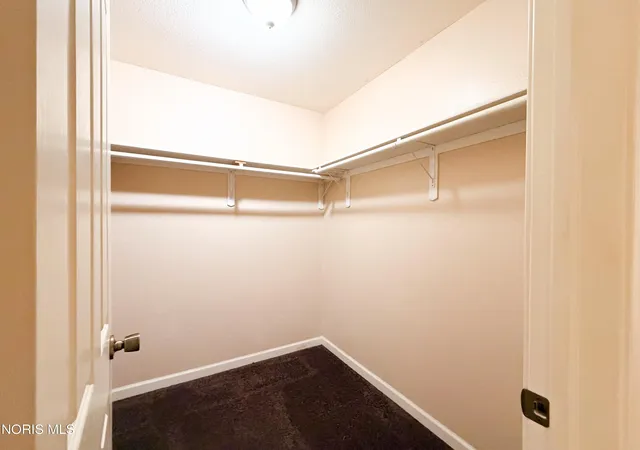 Listing Photo 2 - Condo for sale in building located at 1964 Devinci Dr, Toledo, OH 43615