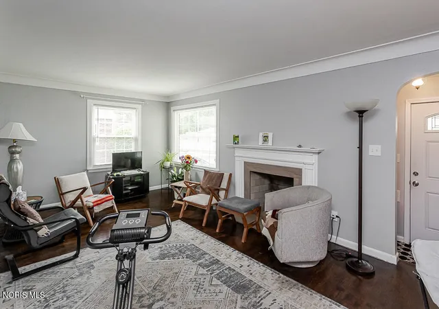 Photo 4 of Single family home for sale at 736 N Byrne Rd, Toledo, OH 43607 | MLS# 10009671 | Listing updated on 2026-06-26