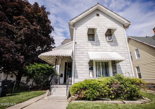Photo 2 of Sale Pending at 415 Platt St, Toledo, OH 43605 | MLS# 10009628 | Listing updated on 2026-09-09