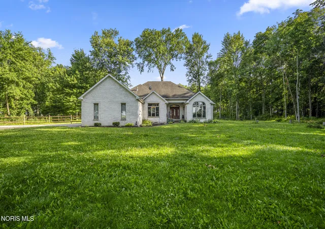 Homes for sale in Genoa, OH | 1189 Ottawa Rd, Genoa, OH 43430 | MLS# 10009703