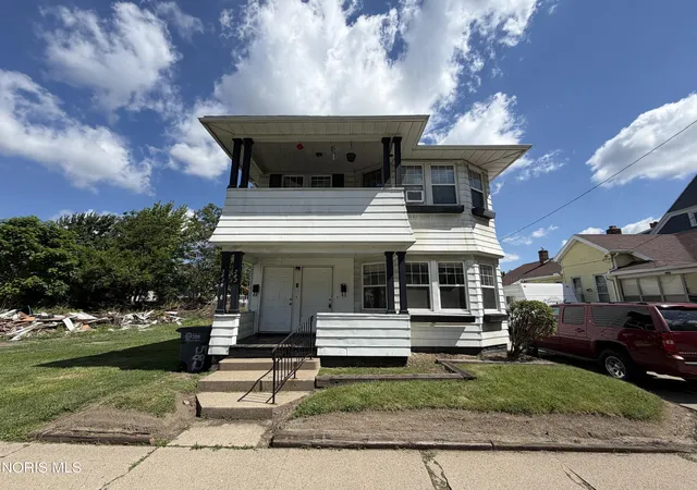 Photo 2 of Multi family home for sale at 582 South Ave, Toledo, OH 43609 | MLS# 10009636 | Listing updated on 2026-06-26