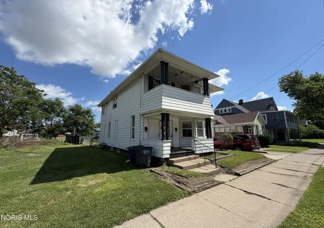 Photo 3 of Multi family home for sale at 582 South Ave, Toledo, OH 43609 | MLS# 10009636 | Listing updated on 2026-06-26
