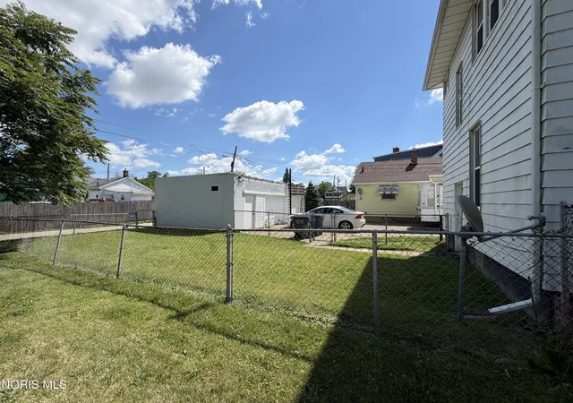 Photo 3 of House for sale at 582 South Ave, Toledo, OH 43609 | MLS# 10009636 | Listing updated on 2026-06-26