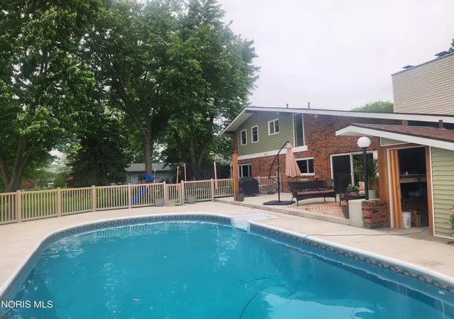 Homes for sale in Fremont, OH | 191 Norbert Dr, Fremont, OH 43420 | MLS# 10009630