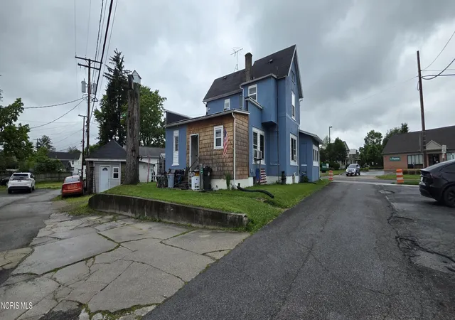 Photo 2 of Multi family home for sale at 204 N Sandusky St, Tiffin, OH 44883 | MLS# 10009653 | Listing updated on 2026-08-31