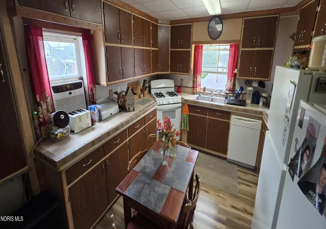 Photo 3 of House for sale at 204 N Sandusky St, Tiffin, OH 44883 | MLS# 10009653 | Listing updated on 2026-08-31