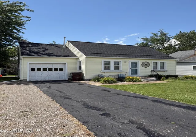 3rd image of 124 Squires St, Defiance, OH 43512 | MLS# 10009656