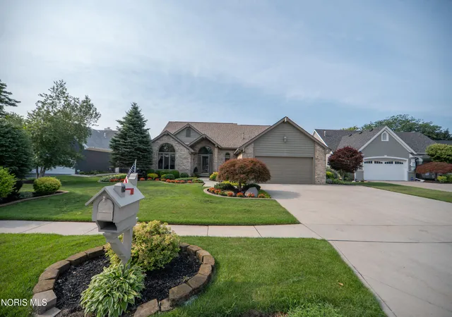 Photo 3 of Single family home for sale at 7951 N Shoreline Dr, Holland, OH 43528 | MLS# 10009649 | Listing updated on 2026-09-08