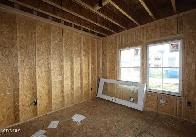 Homes for sale in Bowling Green, OH | 925 Creekside Ln, Bowling Green, OH 43402 | MLS# 10009646