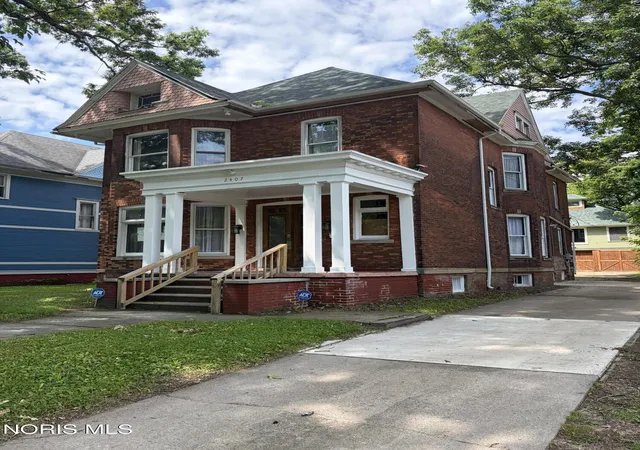 1st image of 2407 Glenwood Ave, Toledo, OH 43620 | MLS# 10009651