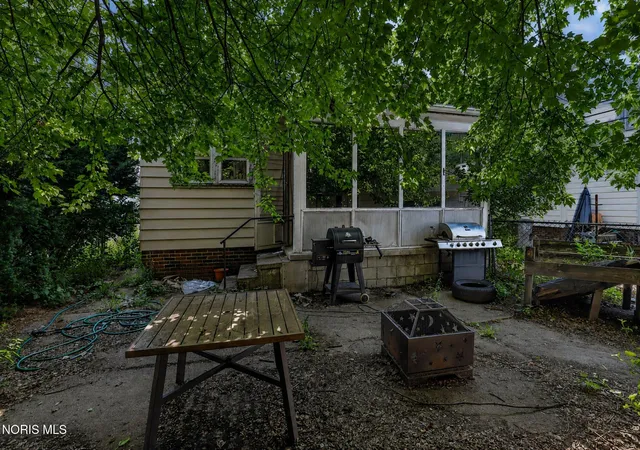 Homes for sale in Toledo, OH | 3805 Lockwood Ave, Toledo, OH 43612 | MLS# 10009699
