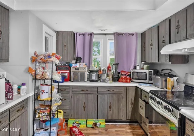Homes for sale in Toledo, OH | 3805 Lockwood Ave, Toledo, OH 43612 | MLS# 10009699