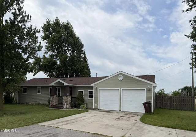 Homes for sale in Defiance, OH | 27488 Ayersville Pleasant Bend Rd, Defiance, OH 43512 | MLS# 10009665