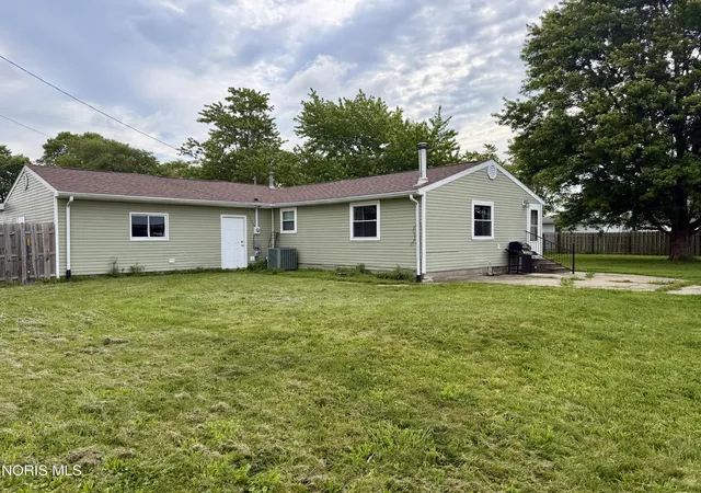 Homes for sale in Defiance, OH | 27488 Ayersville Pleasant Bend Rd, Defiance, OH 43512 | MLS# 10009665