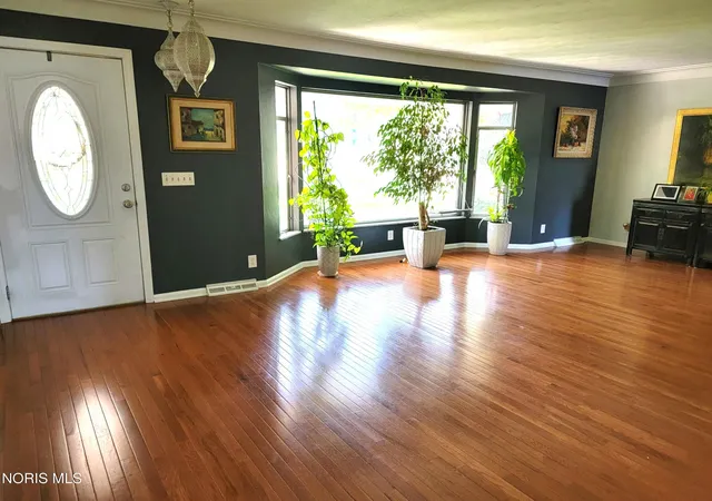 Photo 3 of Single family home for sale at 4850 N Arvilla Dr, Toledo, OH 43623 | MLS# 10009817 | Listing updated on 2026-10-26