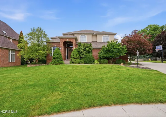Homes for sale in Findlay, OH | 456 Strathaven Dr, Findlay, OH 45840 | MLS# 10009748