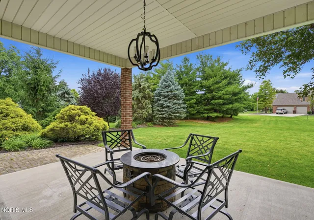Homes for sale in Findlay, OH | 456 Strathaven Dr, Findlay, OH 45840 | MLS# 10009748
