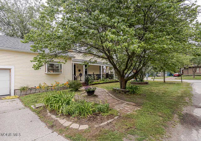 Homes for sale in Swanton, OH | 215 N Main St, Swanton, OH 43558 | MLS# 10009736