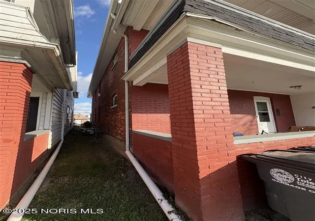 Photo 3 of Multi family home for sale at 743 Forsythe St, Toledo, OH 43605 | MLS# 10009743 | Listing updated on 2026-07-17