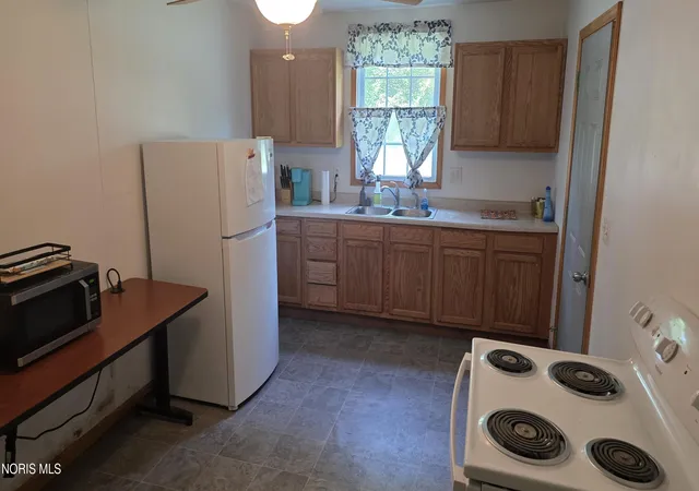 Photo 3 of Single family home for sale at 26941 Wallace Ln, Fayette, OH 43521 | MLS# 10009766 | Listing updated on 2026-08-02
