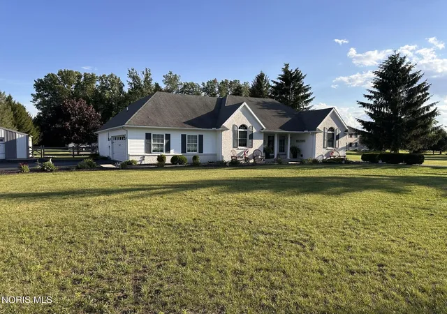 Homes for sale in Delta, OH | 5211 County Road B, Delta, OH 43515 | MLS# 10009763