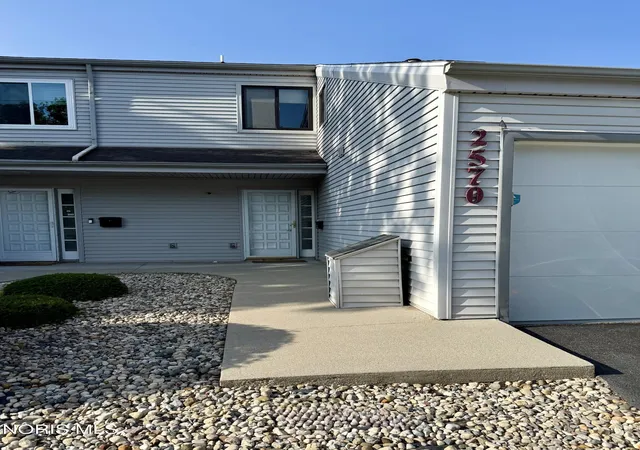 Photo 2 of Condo for sale at 2570 W Village Dr #2570, Toledo, OH 43614 | MLS# 10009765 | Listing updated on 2026-07-04