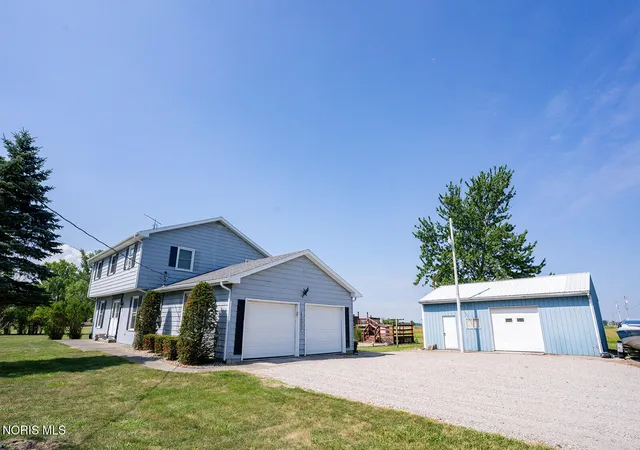 Homes for sale in Defiance, OH | 23976 Coressel Rd, Defiance, OH 43512 | MLS# 10009835