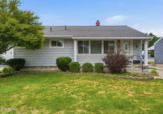 Photo 3 of Single family home for sale at 5311 Fern Dr, Toledo, OH 43613 | MLS# 10009815 | Listing updated on 2026-09-21