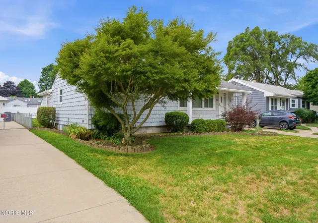 Photo 4 of Single family home for sale at 5311 Fern Dr, Toledo, OH 43613 | MLS# 10009815 | Listing updated on 2026-09-21