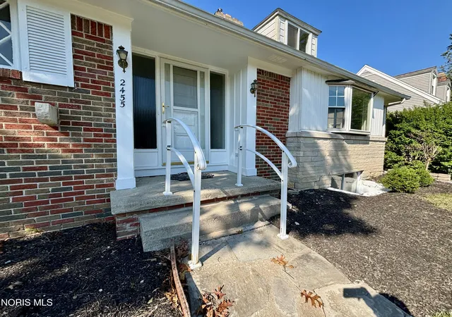 2nd image of 2455 Eastmoreland Dr, Oregon, OH 43616 | MLS# 10009826