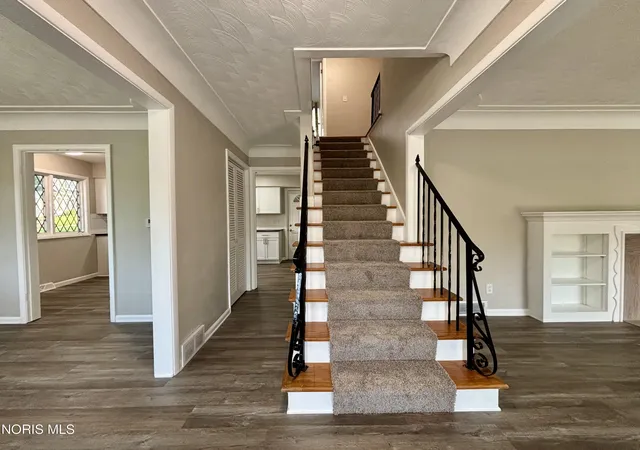 Photo 3 of Single family home for sale at 2455 Eastmoreland Dr, Oregon, OH 43616 | MLS# 10009826 | Listing updated on 2026-09-21