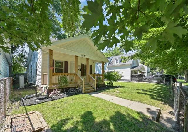 Photo 2 of Single family home for sale at 1950 Idaho St, Toledo, OH 43605 | MLS# 10009798 | Listing updated on 2026-07-31