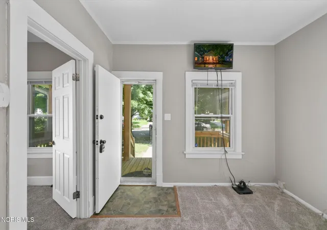 Photo 4 of Single family home for sale at 1950 Idaho St, Toledo, OH 43605 | MLS# 10009798 | Listing updated on 2026-07-31