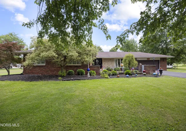 Homes for sale in Port Clinton, OH | 1361 N Tettau Rd, Port Clinton, OH 43452 | MLS# 10009899