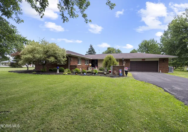 Homes for sale in Port Clinton, OH | 1361 N Tettau Rd, Port Clinton, OH 43452 | MLS# 10009899
