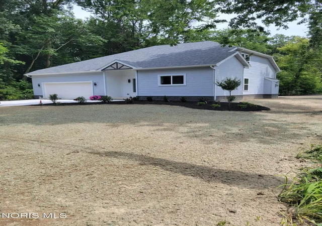 Photo 3 of Single family home for sale at 6020 Meade Rd, Sylvania, OH 43560 | MLS# 10009829 | Listing updated on 2026-08-21