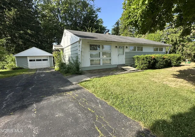 Homes for sale in Toledo, OH | 245 W State Line Rd, Toledo, OH 43612 | MLS# 10009871