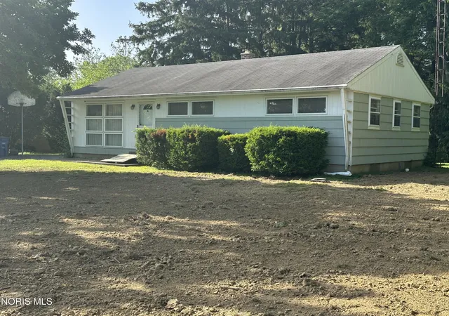 Homes for sale in Toledo, OH | 245 W State Line Rd, Toledo, OH 43612 | MLS# 10009871
