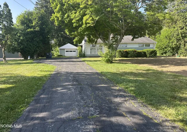 Homes for sale in Toledo, OH | 245 W State Line Rd, Toledo, OH 43612 | MLS# 10009871